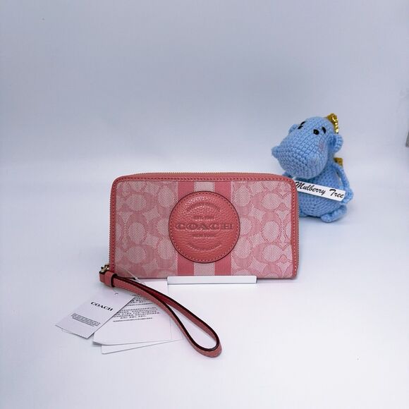 Coach C9073 Dempsey Large Phone Wallet Signature Jacquard Stripe And Patch Taffy - Picture 1 of 9